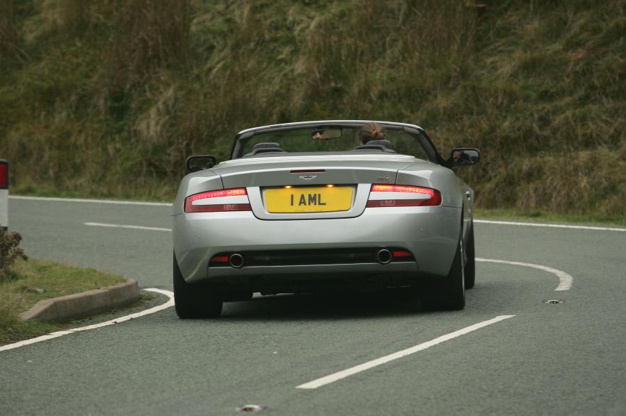  Aston Martin DB9 Volante 2004 года  (UK) (фото 25 из 38)
